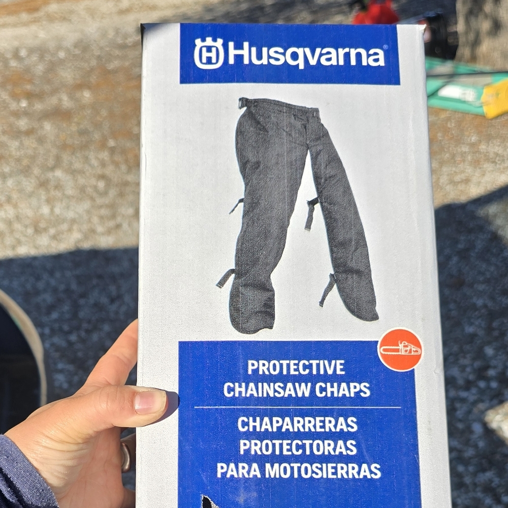 Brand new in box Husqvarna protective chainsaw chaps